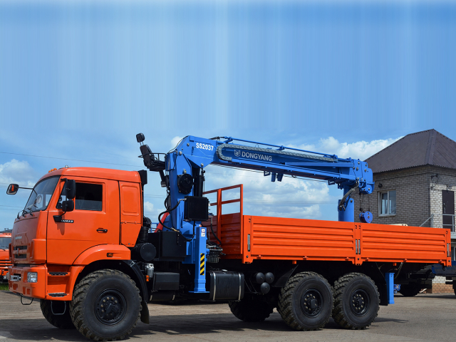 Фото №2: Бортовой КАМАЗ 43118 с КМУ DongYang SS2037
