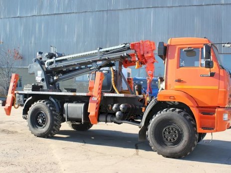 Тягач КАМАЗ 43502 с КМУ Junjin SA-040c с буром