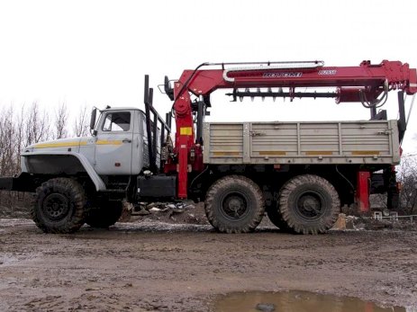 Бортовой Урал-4320 с КМУ Hotomi LS 2656 с буром