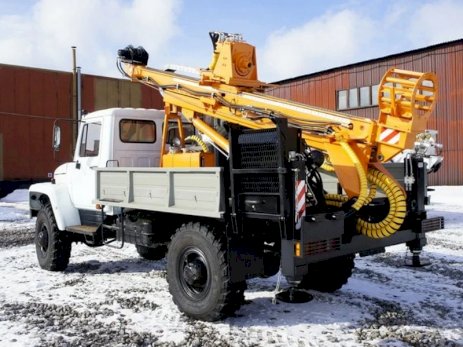 Бортовой ГАЗ-33088 с буровой установкой БГМ-11-01