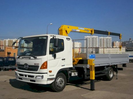 HINO 500 с КМУ Soosan SCS 513